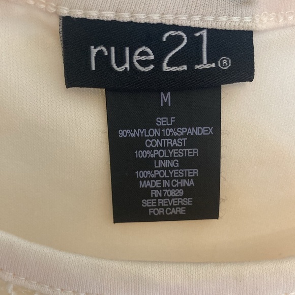 Rue21 Women’s Asymmetrical Lace Floral Dress - Picture 4 of 4